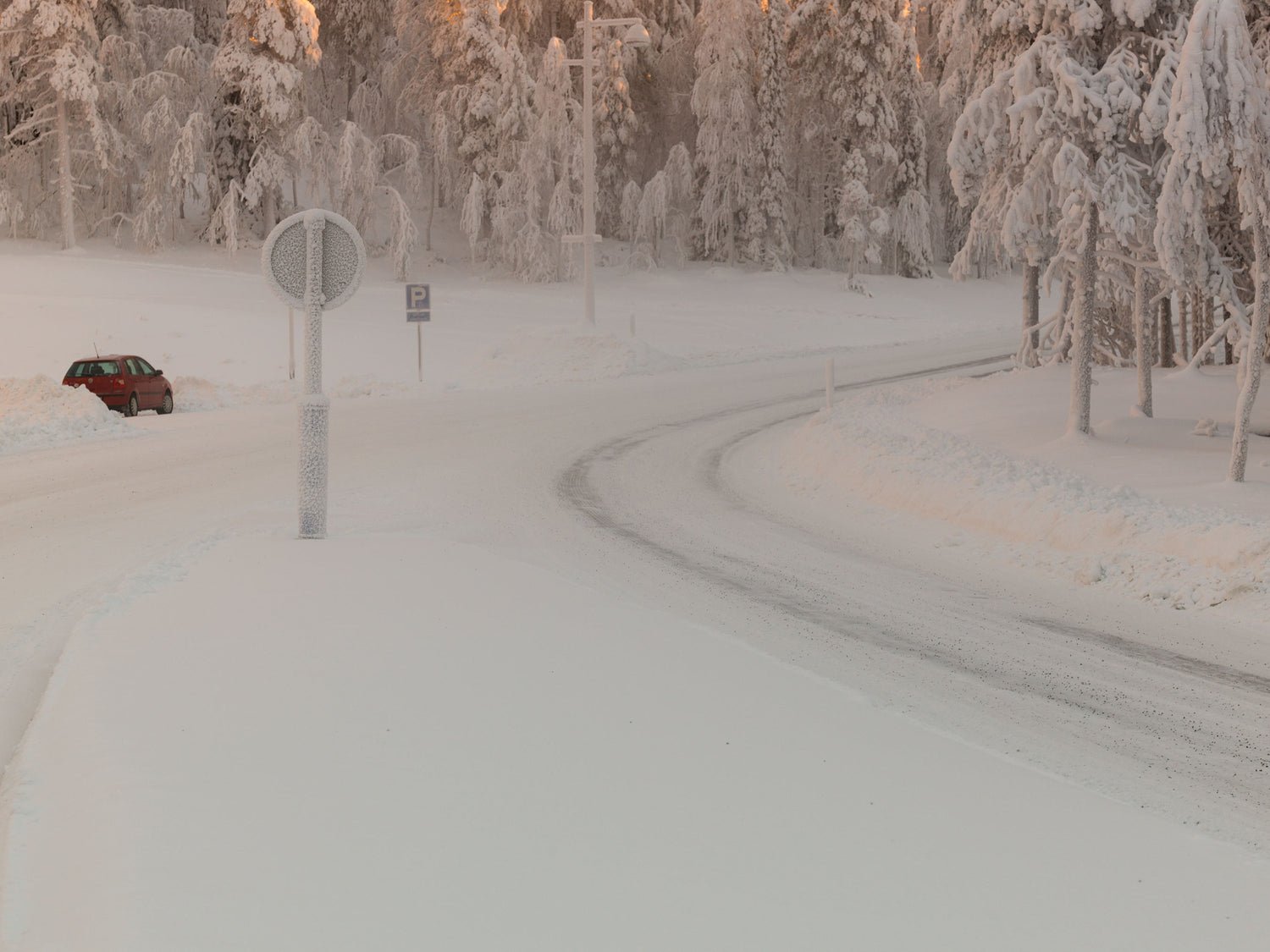 LAPLAND, ASNOWY ROAD IN ARCTIC CIRCLE, LAPLAND TERRITORIES